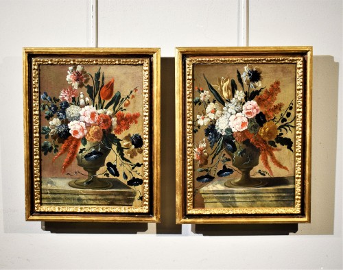 Paire "Natures mortes de fleurs" Maître des fleurs Guardeschi, Venise XVIIIe - Tableaux et dessins Style Louis XV
